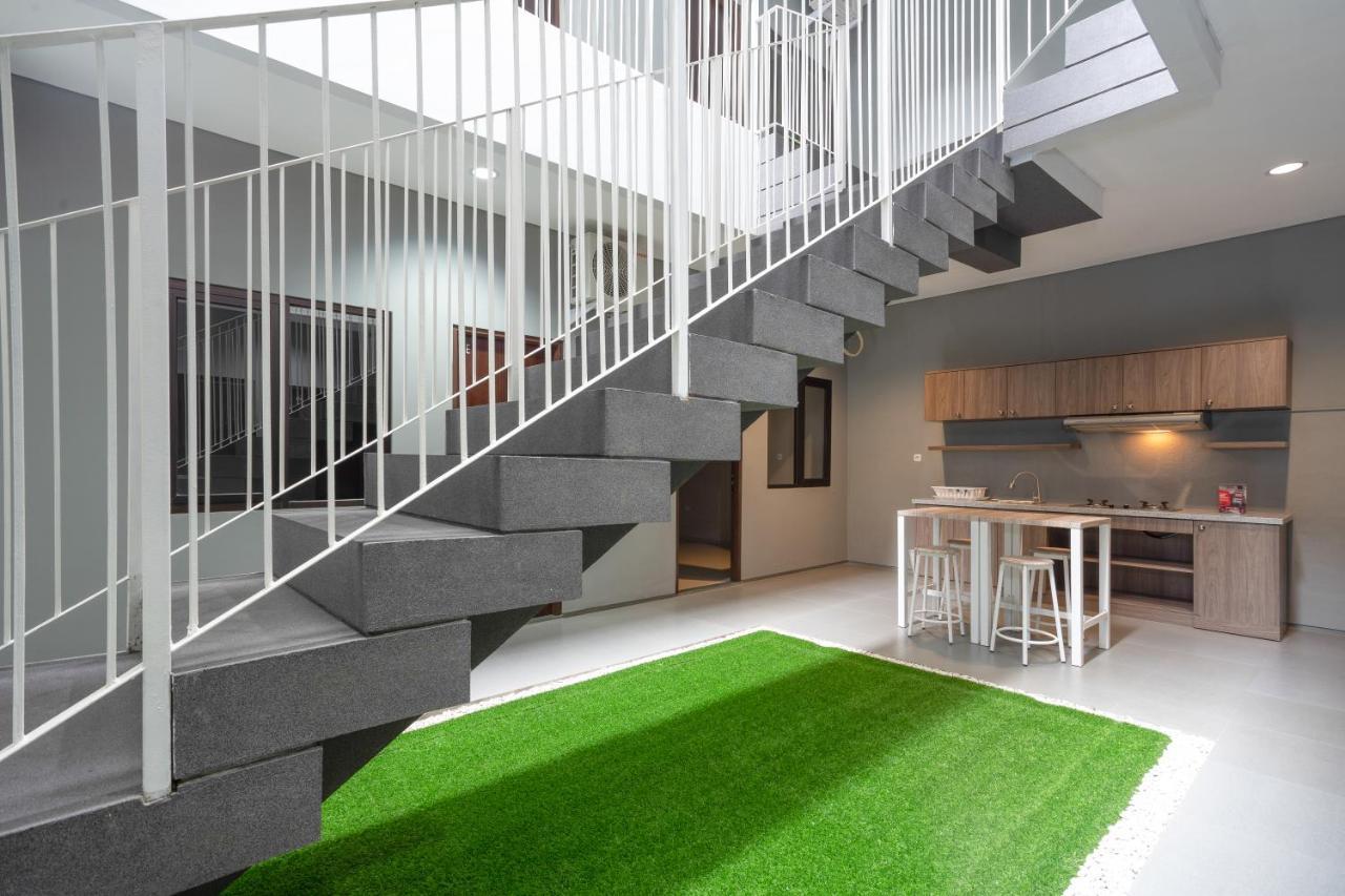 Reddoorz Plus Near Jiexpo Kemayoran Jakarta Ngoại thất bức ảnh