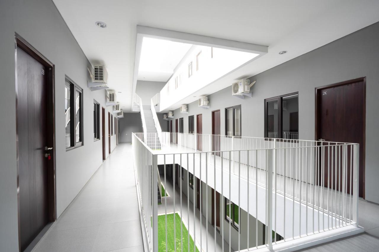 Reddoorz Plus Near Jiexpo Kemayoran Jakarta Ngoại thất bức ảnh