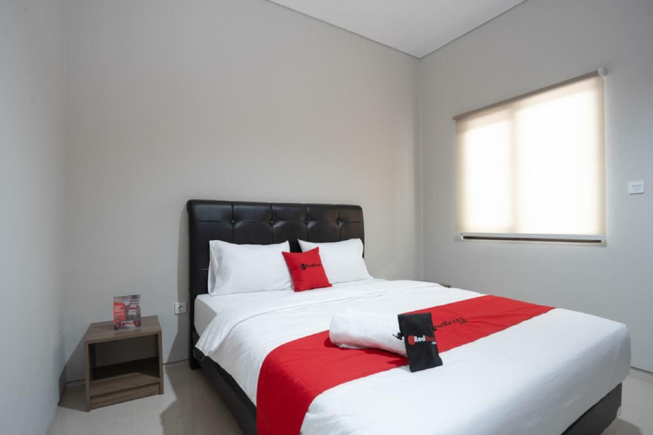 Reddoorz Plus Near Jiexpo Kemayoran Jakarta Ngoại thất bức ảnh