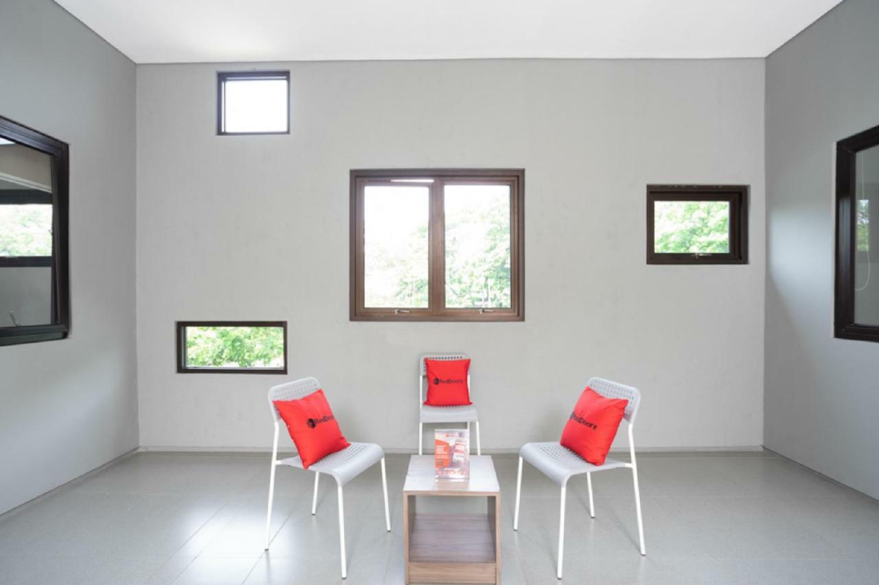 Reddoorz Plus Near Jiexpo Kemayoran Jakarta Ngoại thất bức ảnh